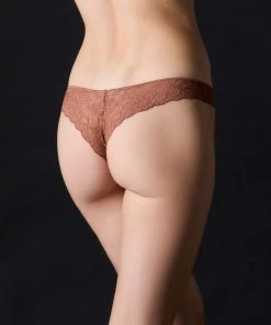 Journelle Estelle Thong