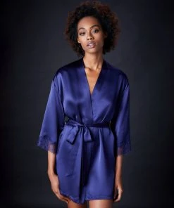 Journelle Chevron Down Icon Charlotte Short Robe