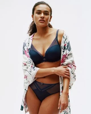 Chantelle Parisian Allure Plunge T-Shirt Bra 1 Chantelle Parisian Allure Plunge T-Shirt Bra