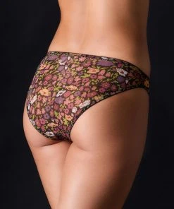 Underprotection Rania Briefs